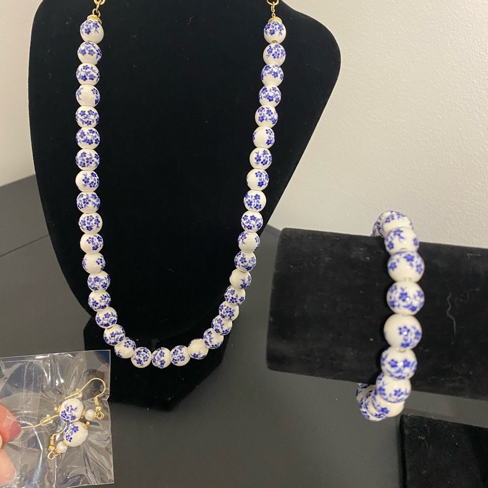 Elegant Blue and White Beaded Jewelry Set
